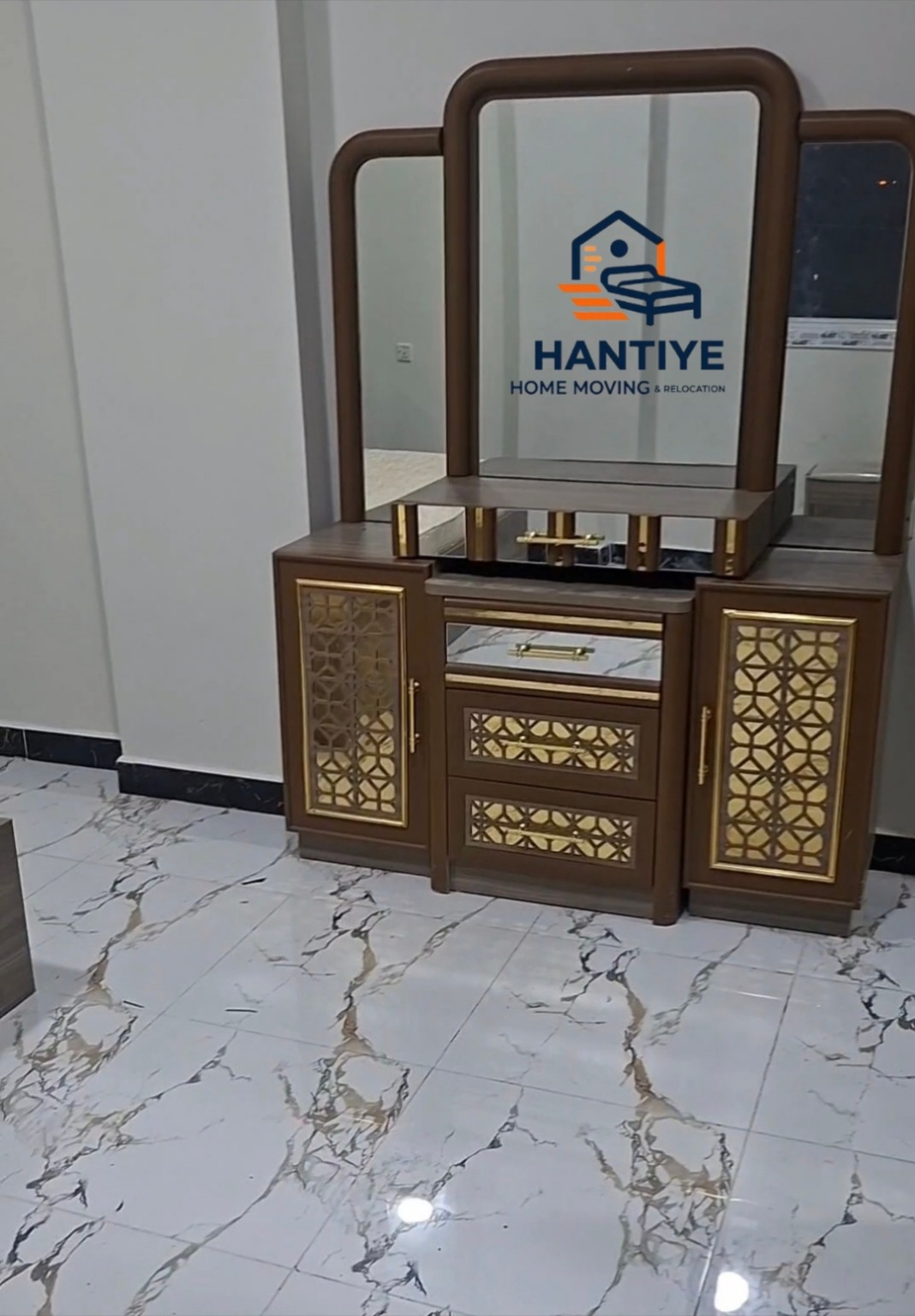 Shaqo Hantiye Home Moving